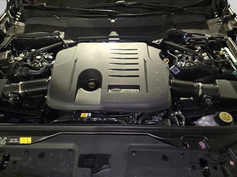 New 2026 Land Rover Discovery Limited Edition AWD/4WD image 30
