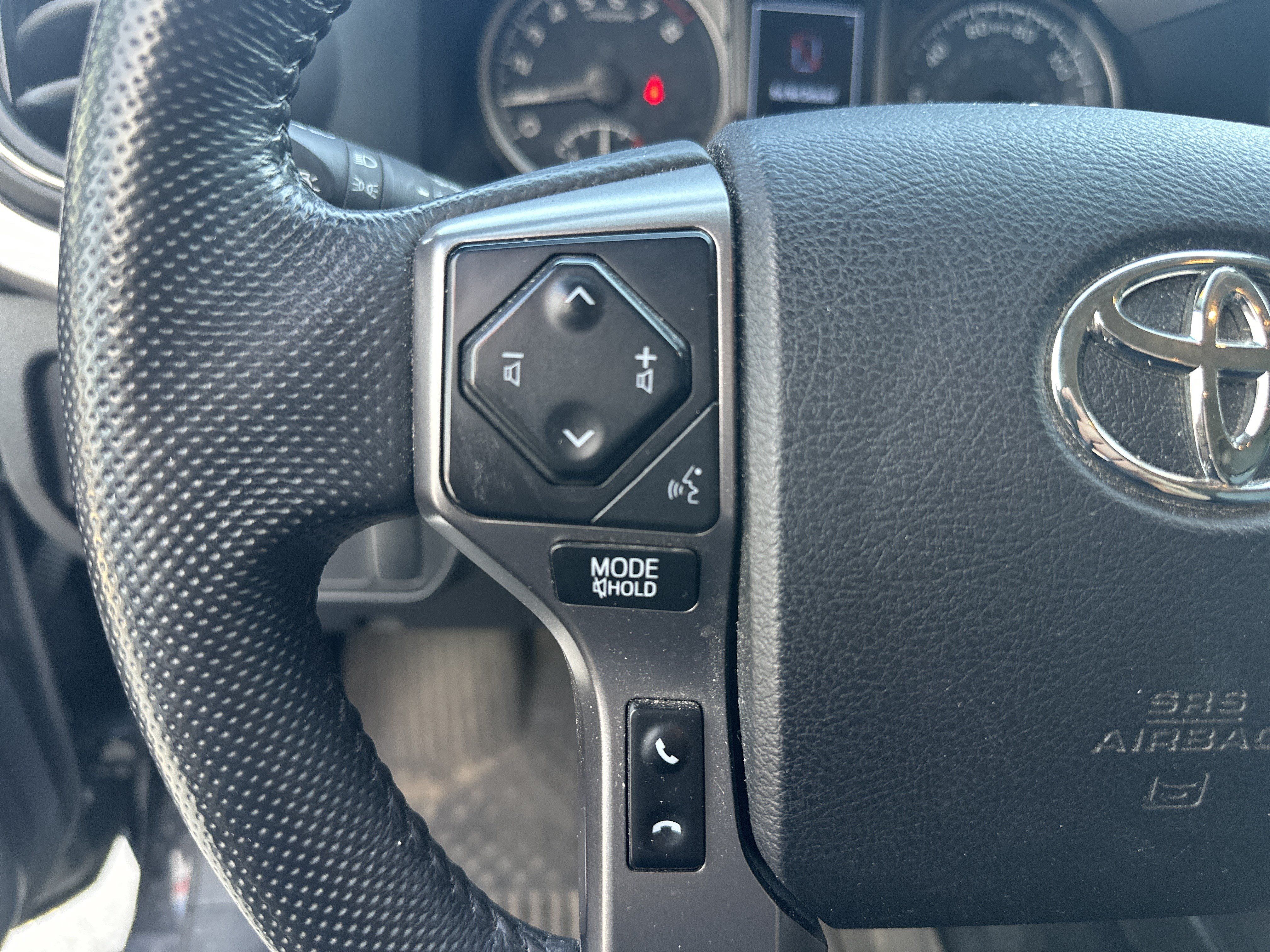 Used 2023 Toyota Tacoma SR5 w/ Technology Package AWD/4WD image 18