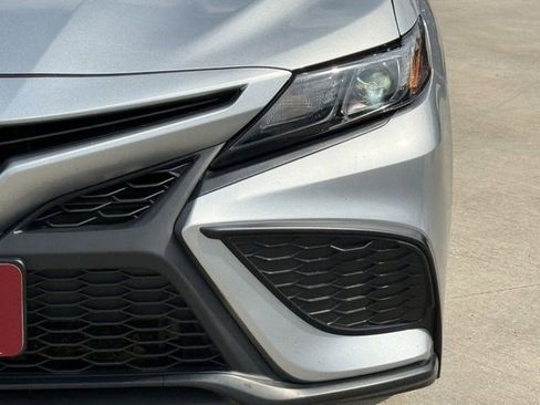 Used 2024 Toyota Camry SE w/ Convenience Package image 9