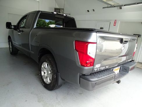 Used 2018 Nissan Titan SV w/ SV Convenience Package AWD/4WD image 20