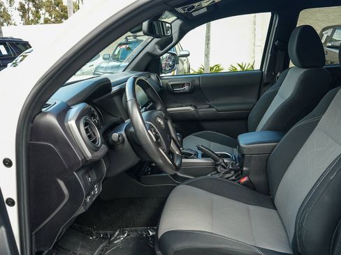 Used 2023 Toyota Tacoma TRD Off-Road AWD/4WD image 17