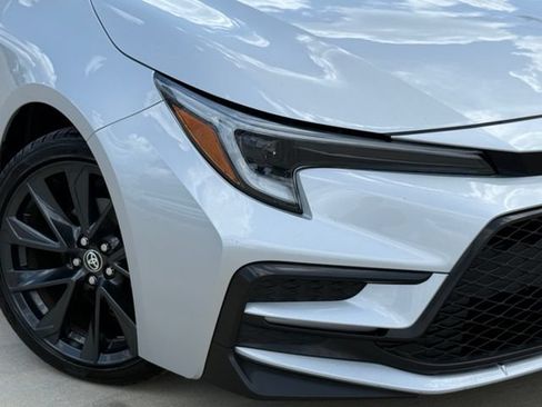 Used 2024 Toyota Corolla SE FWD image 3