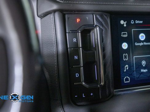 Used 2023 GMC Yukon Denali w/ Advanced Technology Package AWD/4WD image 17