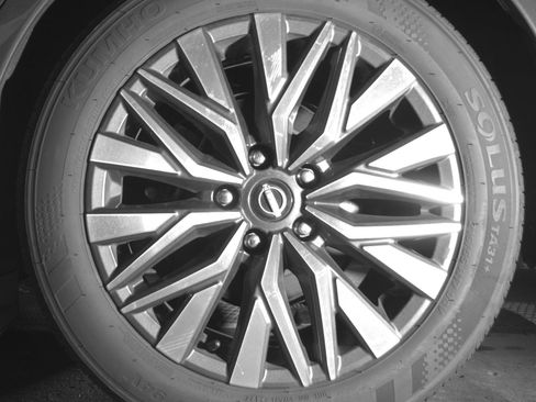 Used 2025 Nissan Altima 2.5 SV FWD image 17