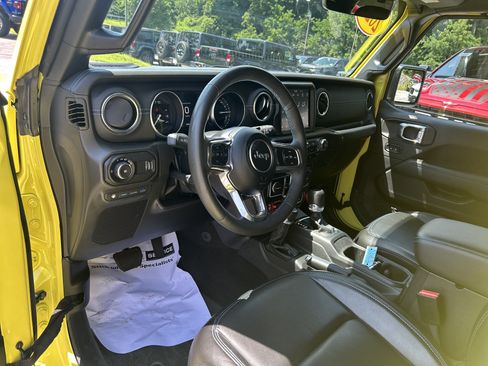Certified 2023 Jeep Wrangler Unlimited Rubicon 4xe w/ Cold Weather Group AWD/4WD image 15