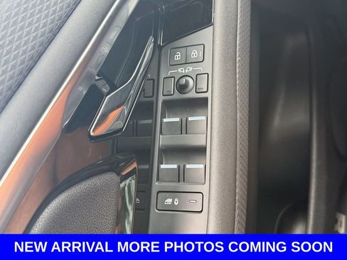 Used 2023 Land Rover Range Rover Evoque R-Dynamic S AWD/4WD image 38
