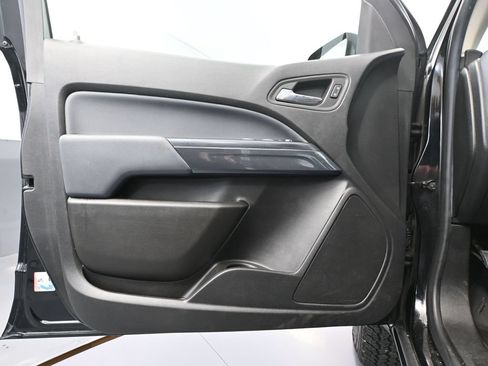 Used 2020 Chevrolet Colorado Z71 AWD/4WD image 19