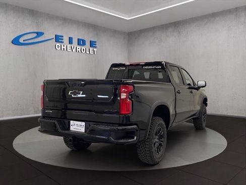 New 2026 Chevrolet Silverado 1500 ZR2 w/ Dark Appearance Package AWD/4WD image 8