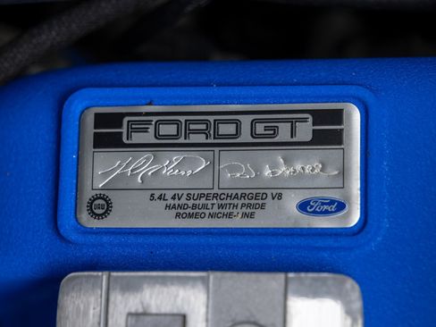 Used 2005 Ford GT RWD image 44
