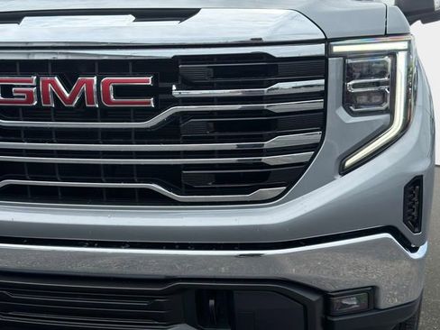 Used 2023 GMC Sierra 1500 SLT w/ SLT Premium Package AWD/4WD image 9
