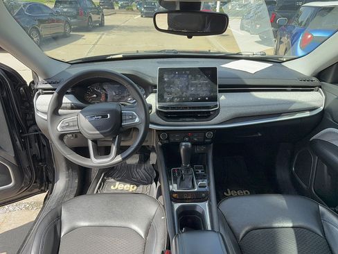 Used 2022 Jeep Compass Latitude AWD/4WD image 7