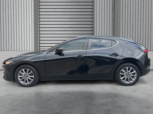 Used 2022 MAZDA MAZDA3 s image 2