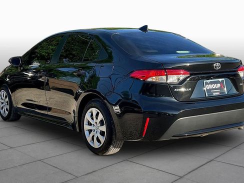 Used 2022 Toyota Corolla LE FWD image 12
