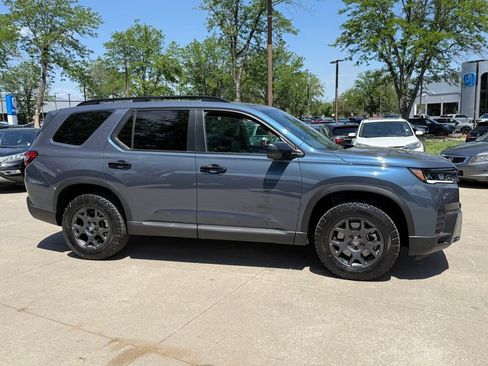 Certified 2026 Honda Pilot TrailSport image 5