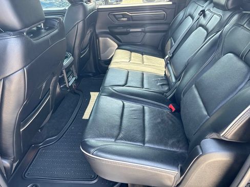 Used 2020 RAM 1500 Limited w/ Black Appearance Package AWD/4WD image 15