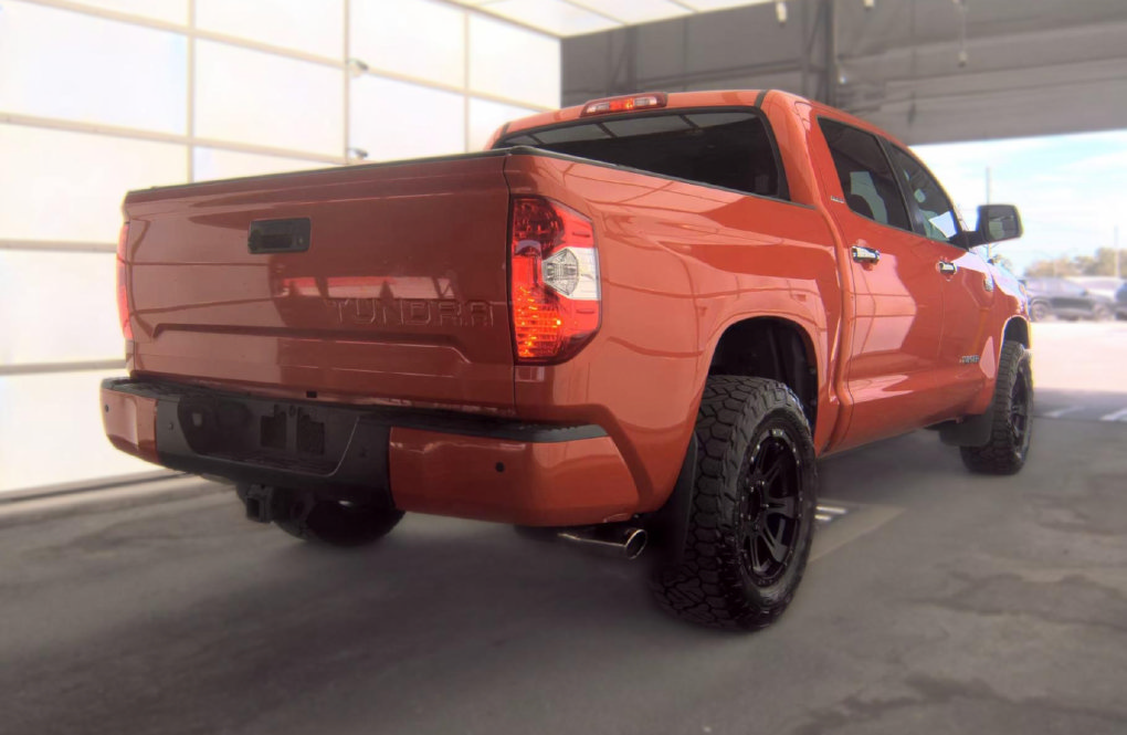 Used 2017 Toyota Tundra Limited w/ Limited Premium Package AWD/4WD image 3