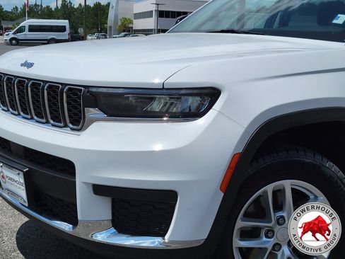Used 2023 Jeep Grand Cherokee L Laredo AWD/4WD image 11
