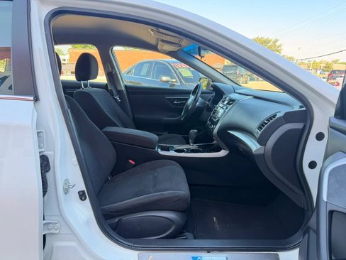 Used 2014 Nissan Altima 2.5 SV FWD image 30