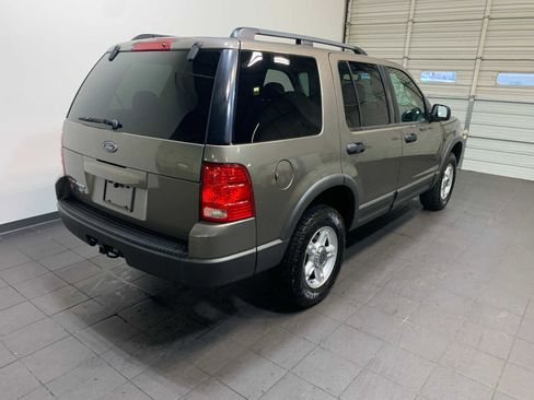 Used 2003 Ford Explorer XLT image 3