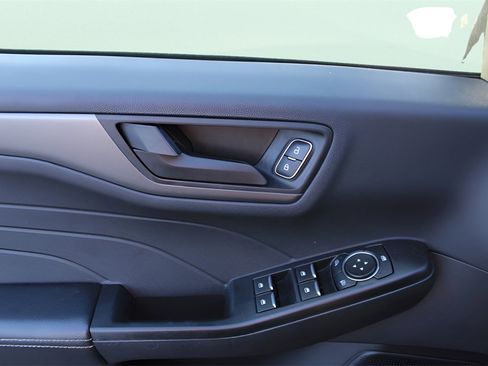 Used 2025 Ford Escape Active image 18