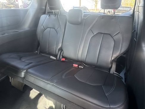 New 2026 Chrysler Pacifica Select FWD image 20