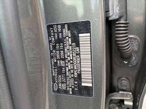 Certified 2024 Hyundai Elantra SEL FWD image 32