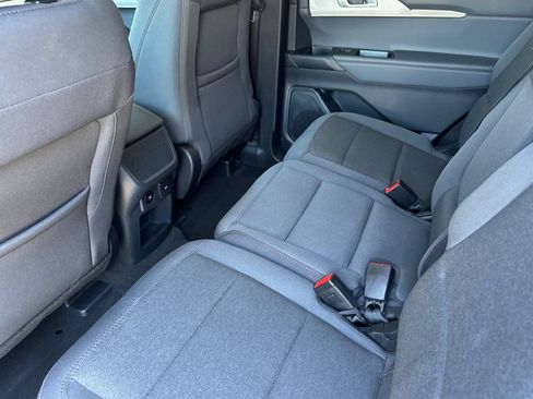 Used 2026 Ford Explorer Active AWD/4WD image 15