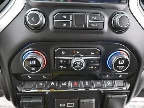 Used 2019 Chevrolet Silverado 1500 LT Trail Boss AWD/4WD image 16