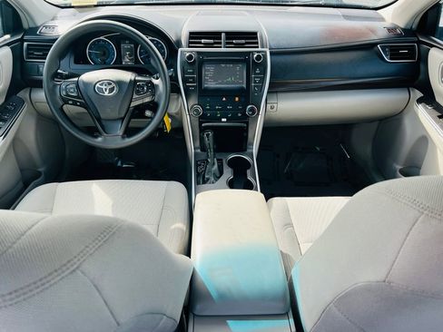 Used 2017 Toyota Camry LE image 30