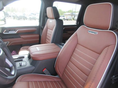 New 2026 GMC Sierra 3500 Denali Ultimate AWD/4WD image 13