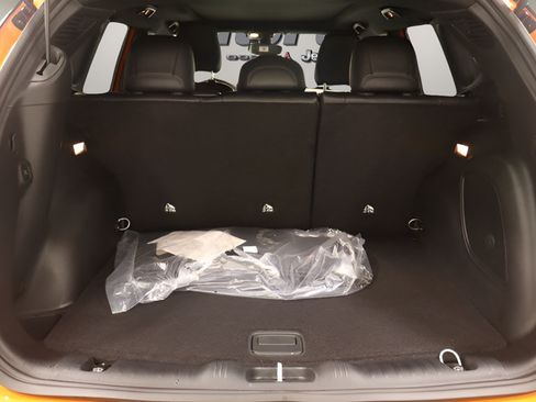 New 2026 Jeep Compass Limited w/ Sun, Sound & Navigation Group AWD/4WD image 17