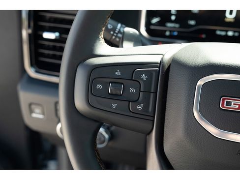 Used 2025 GMC Sierra 1500 AT4 w/ AT4 Premium Package AWD/4WD image 18