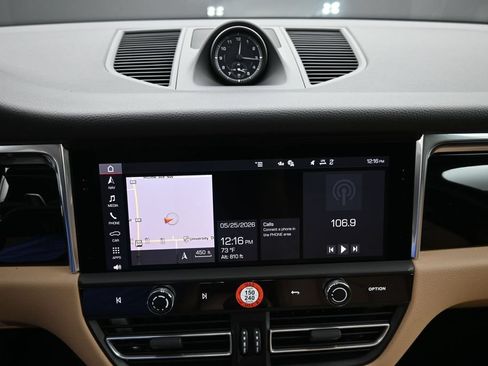 New 2026 Porsche Macan AWD/4WD image 16