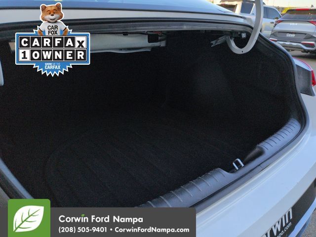 Used 2025 Hyundai Elantra SEL FWD image 28