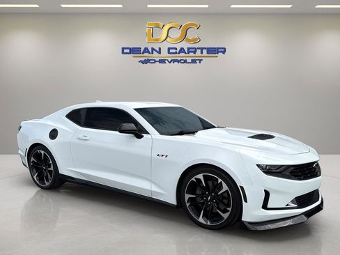 Used 2021 Chevrolet Camaro LT RWD image 7