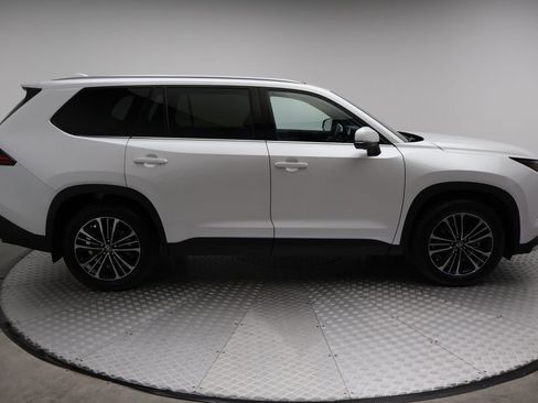 Certified 2026 Toyota Grand Highlander AWD Hybrid image 7