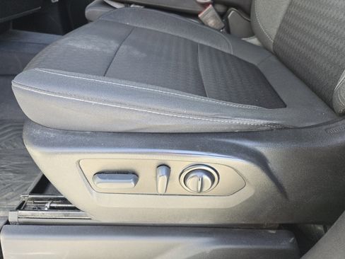 Used 2021 Chevrolet Silverado 1500 LT image 27