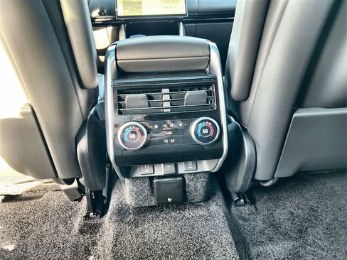 New 2026 Land Rover Range Rover Long Wheelbase SE image 16