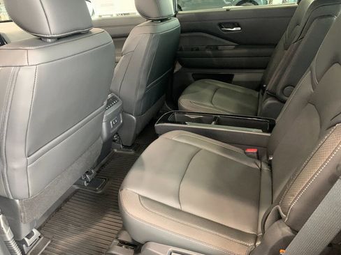 New 2026 Nissan Pathfinder SL AWD/4WD image 12