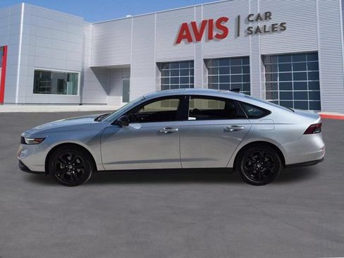 Used 2025 Honda Accord SE image 10