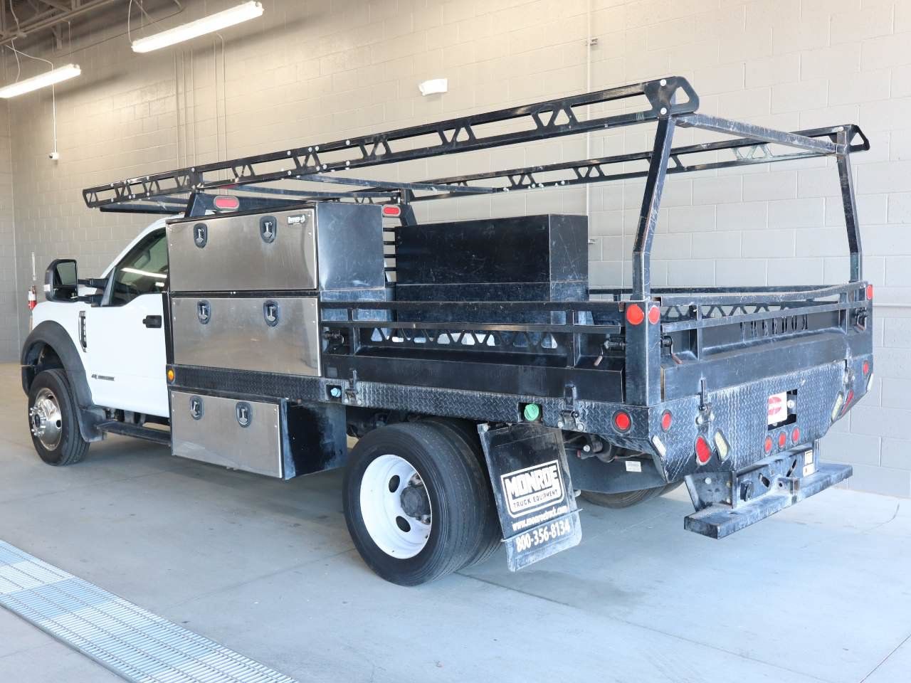 Used 2018 Ford F450 XL w/ Power Equipment Group AWD/4WD image 3
