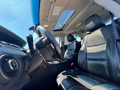 Used 2012 Ford Taurus SEL FWD image 14
