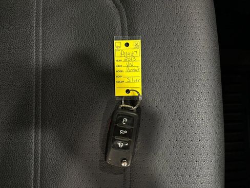Used 2013 Volkswagen Passat 2.5 SE image 38