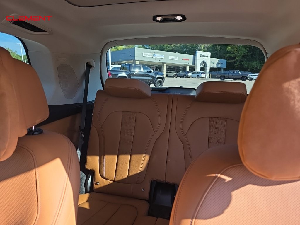 Used 2021 BMW X7 xDrive40i w/ Premium Package AWD/4WD image 29