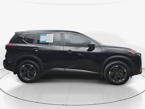 Used 2025 Nissan Rogue SV w/ SV Premium Package FWD image 5