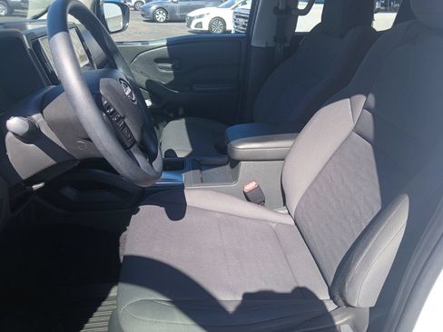 Used 2025 Nissan Frontier S AWD/4WD image 8