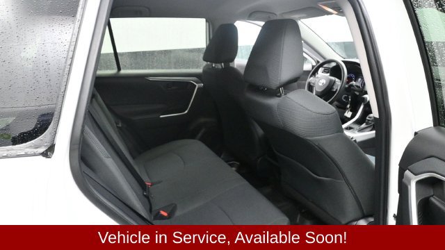 Used 2021 Toyota RAV4 LE AWD/4WD image 17