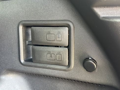 Used 2022 Chevrolet Equinox LT AWD/4WD image 25