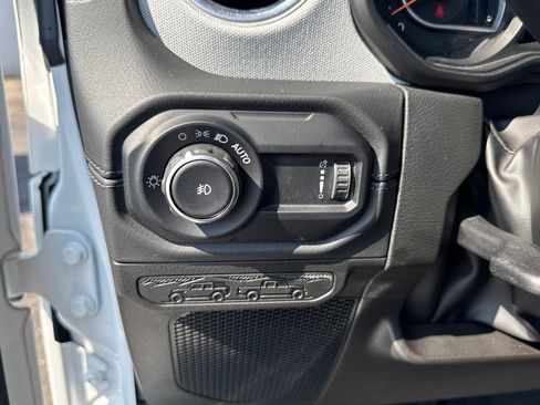 Used 2024 Jeep Wrangler Unlimited Sahara w/ Technology Group AWD/4WD image 16