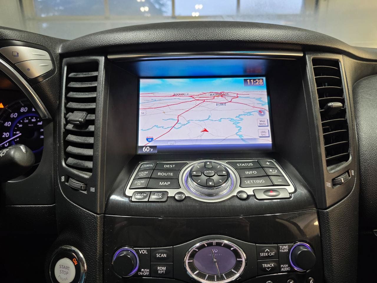 Used 2013 INFINITI FX37 AWD w/ Premium Pkg image 32